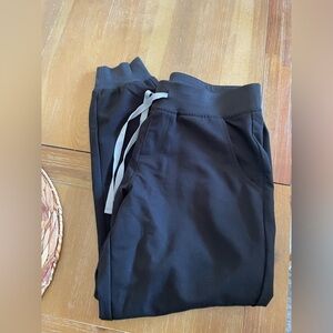 black FIGS Technical Collection Zamora jogger scrub pants size M/P.